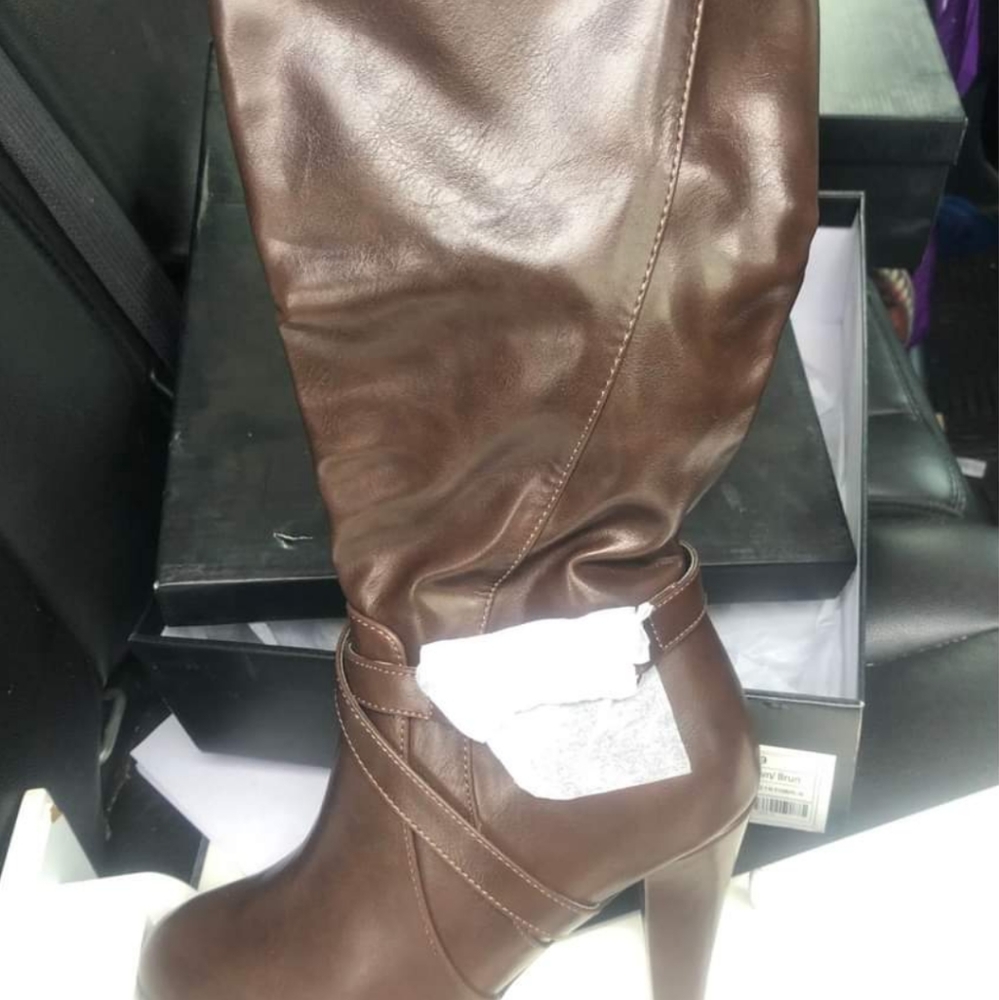 Boots - Picture 3 of 3